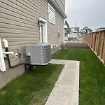Private Very Spacious 2 Bed 1-Bedroom Suite Sw Calgary