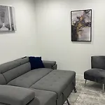 Private Very Spacious 2 Bed 1-Bedroom Suite Sw Calgary
