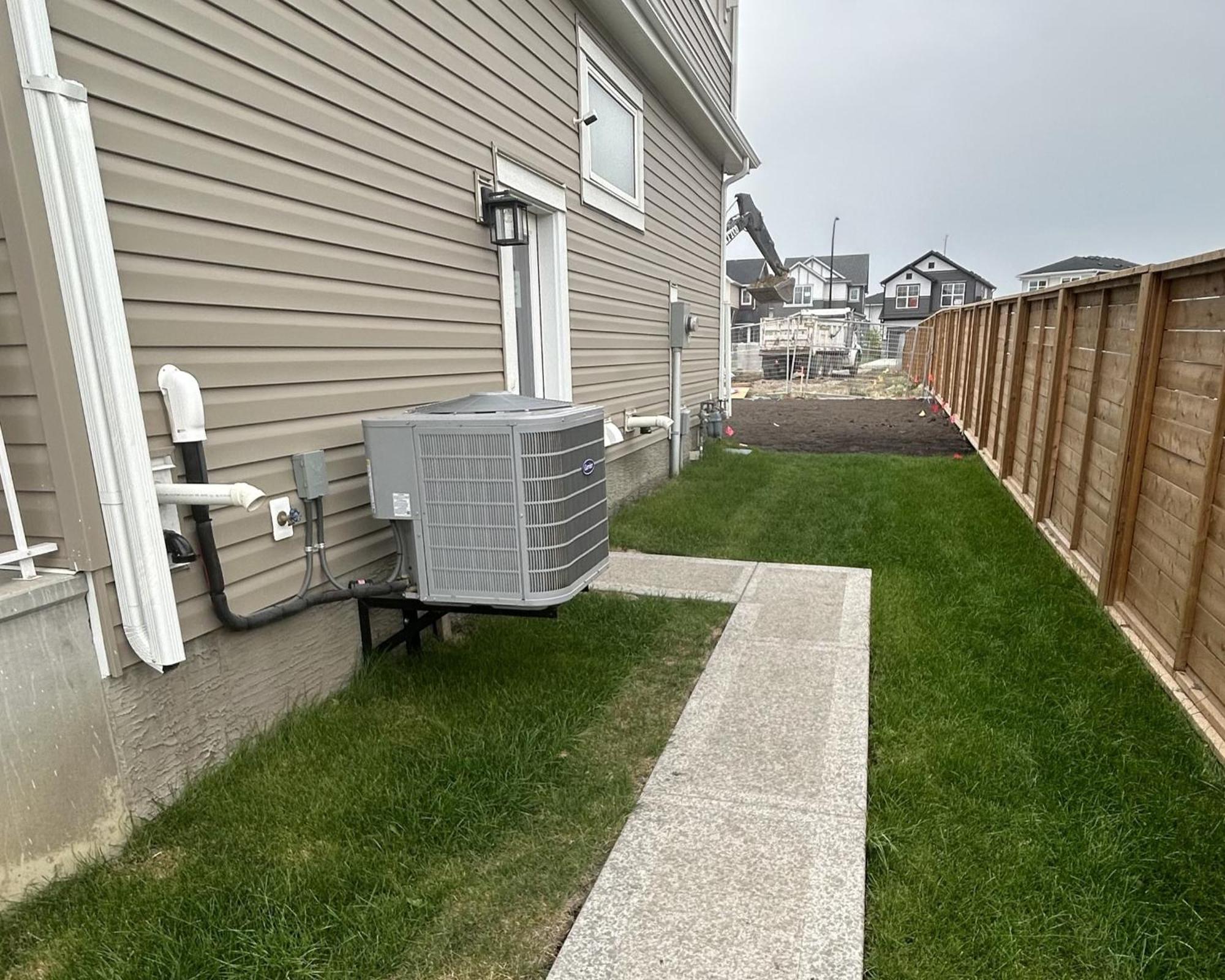 Private Very Spacious 2 Bed 1-bedroom Sw Holiday home Calgary